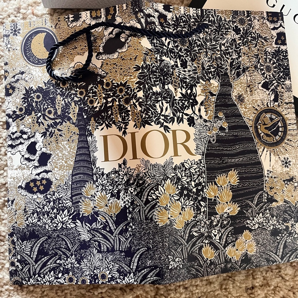 Collection of brand name shopping bags. Gucci, Dior. Brand New never used.